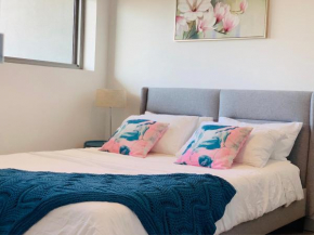 Beautiful Home close to Shopping Mall and Train Hornsby, Hornsby